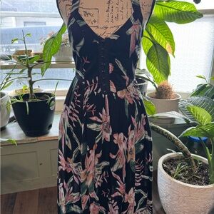 Kimchi Blue Corset Style, Floral Design, cross straps and side zipper.